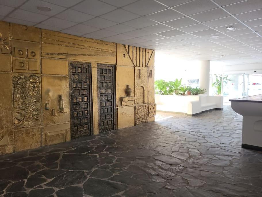 Superbe Apartement En Residence Avec Piscine Roses Exterior photo