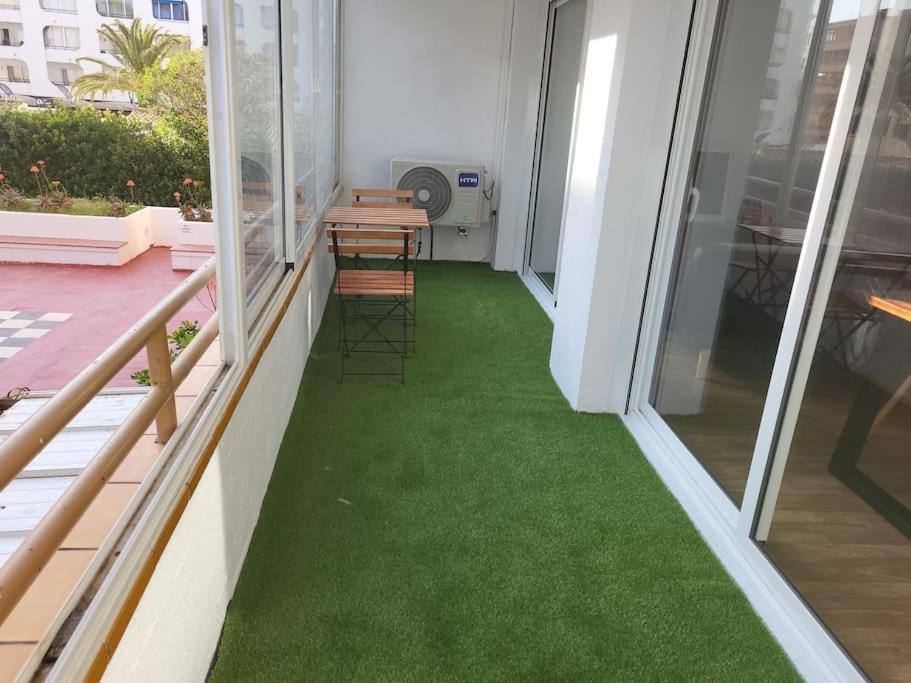 Superbe Apartement En Residence Avec Piscine Roses Exterior photo